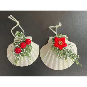 Seashell Glittery Christmas Holiday Ornaments Red Berries & Flowers Set‎ Of 2
